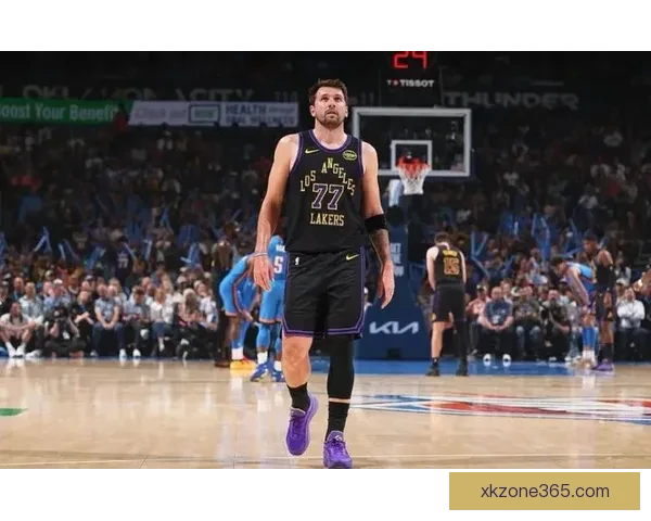 东契奇腿筋二级拉伤无限期休战 湖人恐错失一切评奖机会